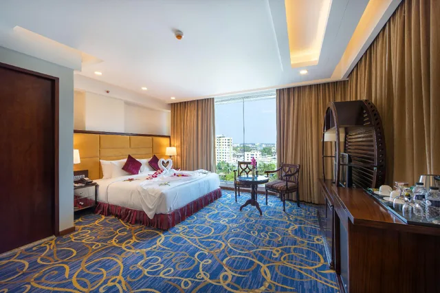 جناح ملكي بسرير كوين، Grand Palace Hotel & Resorts Sylhet 1/1