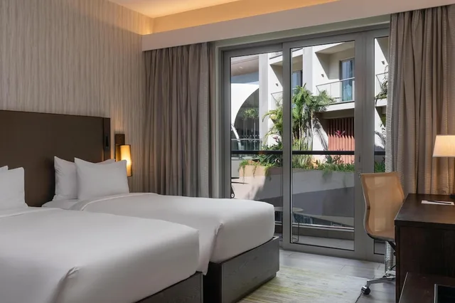 غرفة سوبيريور بإطلالة على المسبح، Radisson Blu Hotel Residence Nairobi Arboretum 2/10
