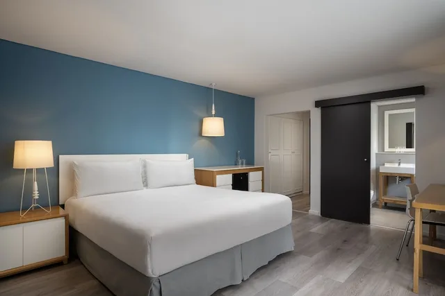 جناح جونيور بسرير كينج للمدخنين، Protea Hotel by Marriott Cape Town Sea Point 3/8