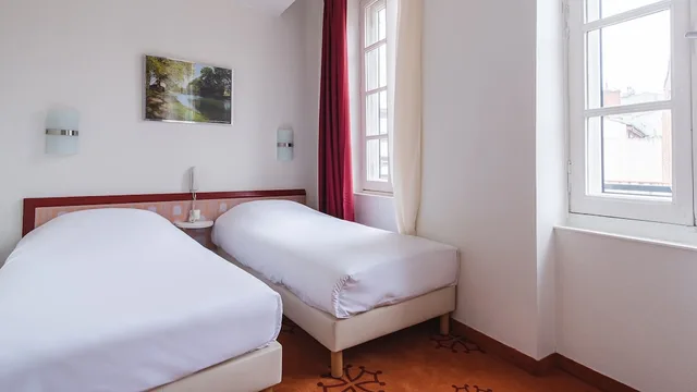 غرفة ثلاثية بسرير كوين وسرير فردي، Alfred Hotels Victor Hugo 1/5