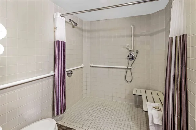 Suite, King Bed, Accessible, Holiday Inn Express & Suites Anaheim Convention Center Area 3/3