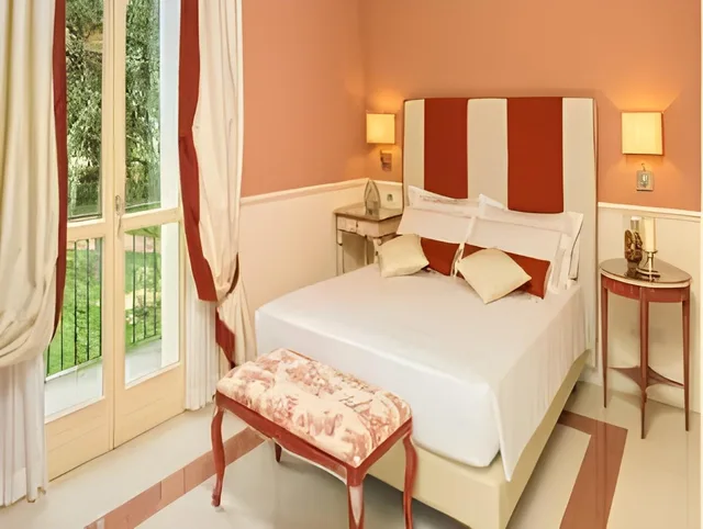 غرفة سوبيريور بسرير مزدوج، RELAIS VILLA VALFIORE 1/2