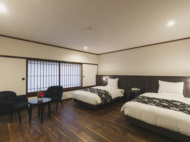 Renovated, Superior, Twin Beds، Hamilton Ureshino 1/2