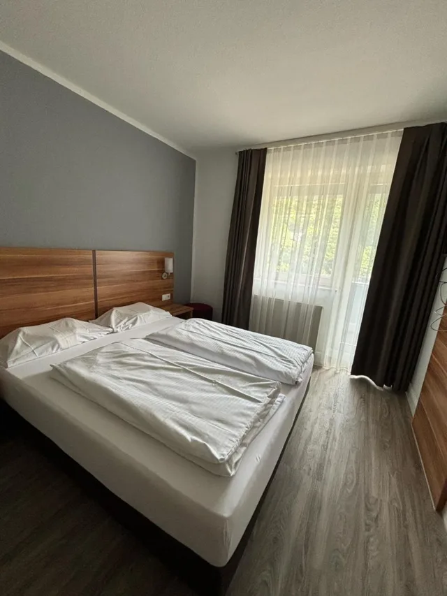 غرفة ثلاثية بسرير كينج بإطلالة، Hotel Schlangenbader Hof 2/7