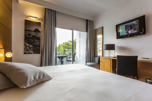 غرفة ديلوكس بسريرين منفصلين، Palladium Hotel Cala Llonga - Adults Only 3/8