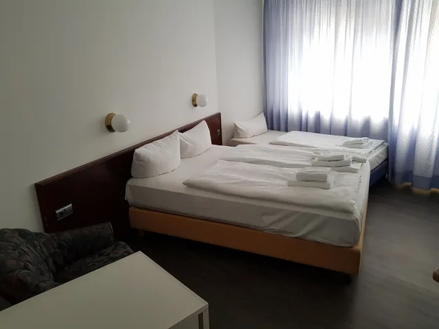 غرفة ثلاثية بثلاثة أسرّة، Berliner Hof 9/10