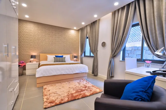 Cinema, Suite, King Bed, Hill View، The Wind Resort - Tropical Hillside Escape 1/1
