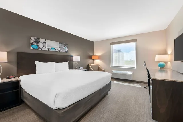 Efficiency, King Bed، Caretta Landing Sarasota, an Ascend Collection Hotel 2/2