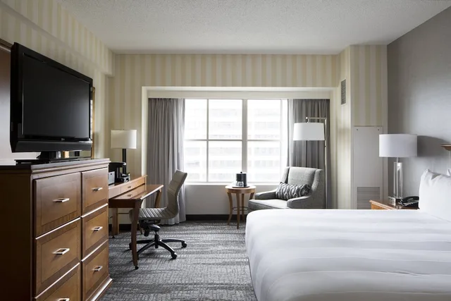 Room, King Bed, Marriott Hartford Downtown 5/10