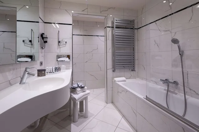 غرفة جونيور بسرير كينج مع أريكة، Best Western Hotel Adige 8/10