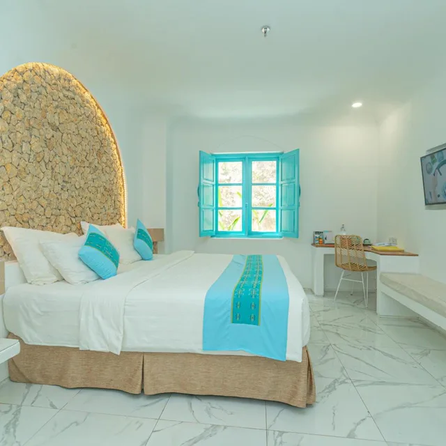 Suite, No View, No Window، Loccal Collection Labuan Bajo 1/6