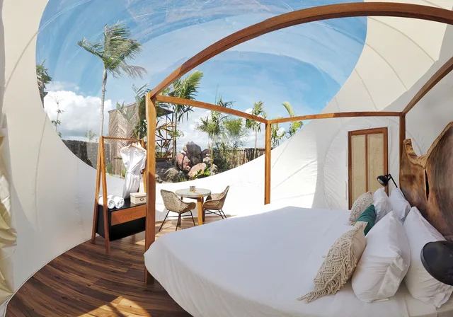 Unique, Double Bed، Green Land Bubble Glamping 1/3