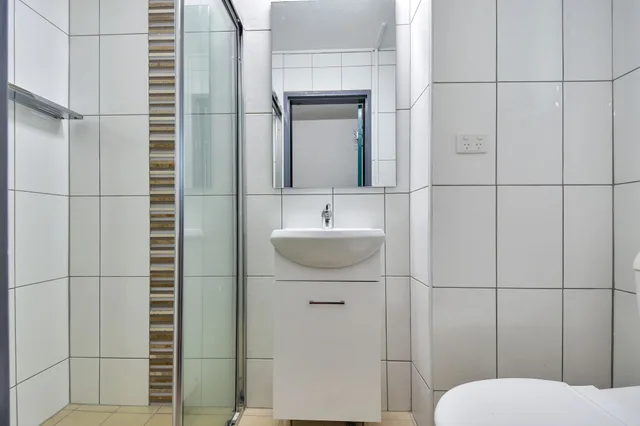 City, Twin Beds, Capitanos Darwin 3/3