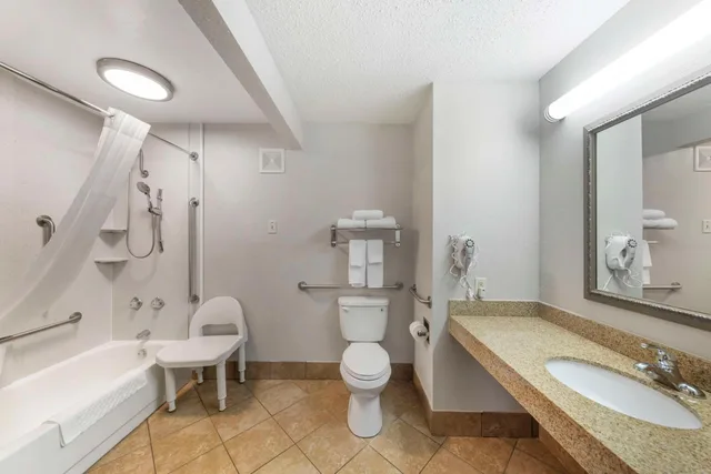 غرفة بسرير كوين لذوي الإعاقة، Best Western Athens Inn 6/6