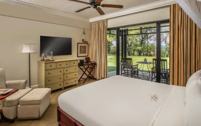 غرفة ديلوكس بسرير مزدوج بشرفة، THE ROYAL LIVINGSTONE VICTORIA FALLS ZAMBIA HOTEL BY ANANTARA 2/2