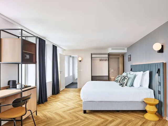 Junior Suite, King Bed, Eiffel View، H4 Wyndham Paris Pleyel 3/10