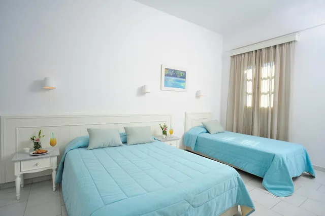 غرفة ثلاثية بإطلالة على البحر، Mykonos Beach Hotel 2/6