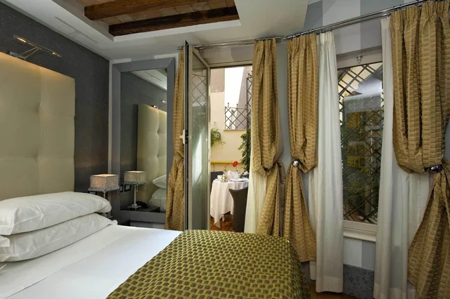 غرفة بسرير مزدوج أو سريرين منفصلين، Duca D Alba Hotel 1/10