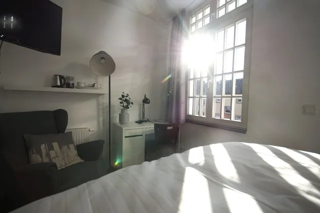 غرفة بسرير كوين بحمام خاص، Fachwerk Hotel Wuppertal 2/5