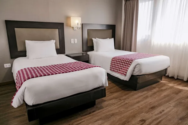 جناح عائلي بسرير كوين وسريرين مزدوجين، Wyndham Costa del Sol Piura 1/2