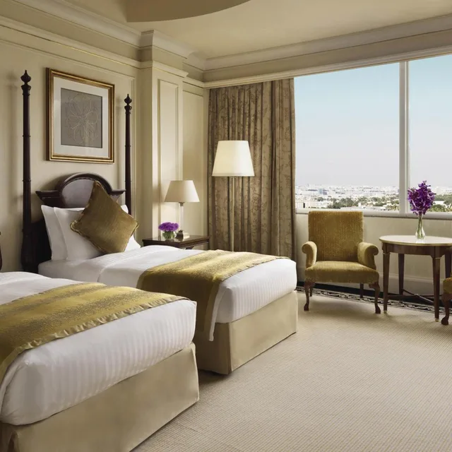 غرفة ديلوكس بسرير فردي بإطلالة جزئية على البحر، فندق موڤنبيك الخُبر(Movenpick Hotel Al Khobar) 2/6