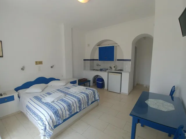 غرفة ديلوكس بسرير مزدوج بشرفة، Dioskouri Art Villas 1/9