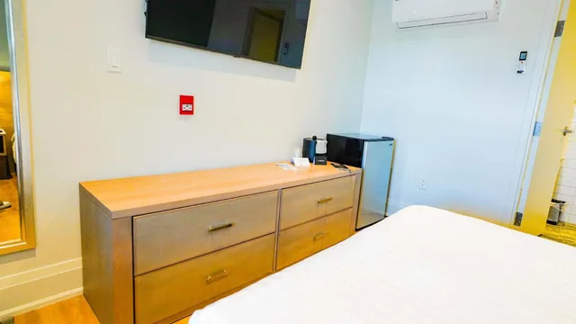 غرفة ديلوكس بسرير كوين، Colonial Hotel & Suites 3/7