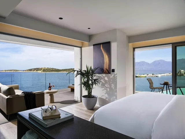 جناح بريميير بسرير كينج بإطلالة على البحر بمسبح خاص، NIKO Seaside Resort MGallery - Adults Only 3/3