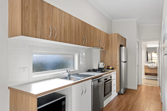 2 Bedrooms, Deluxe, Cabin, Water Park View، DISCOVERY PARKS - ECHUCA 2/4