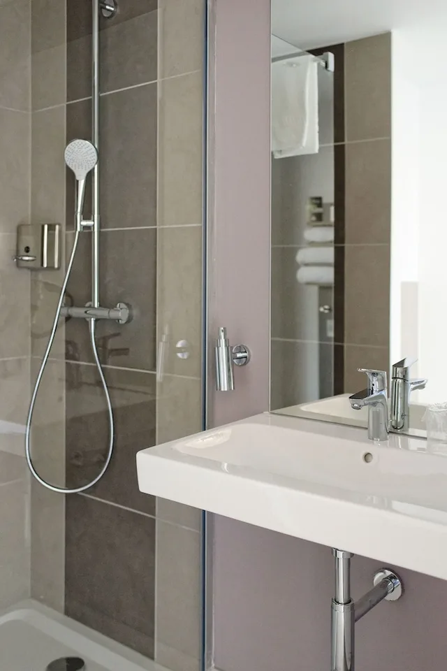 Hotel Akena Besancon، بيزنسون 34/35