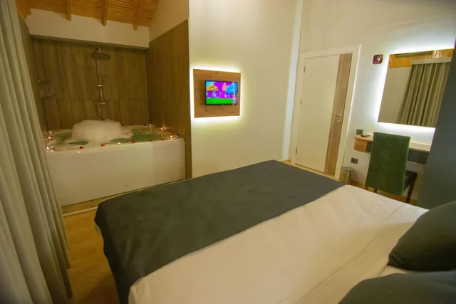 جناح، Sandal Hotel 4/9
