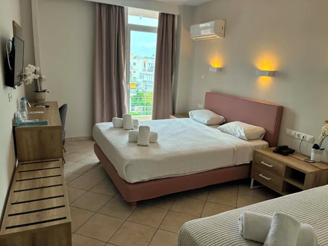 غرفة سوبيريور ثلاثية، Minavra Hotel 1/6