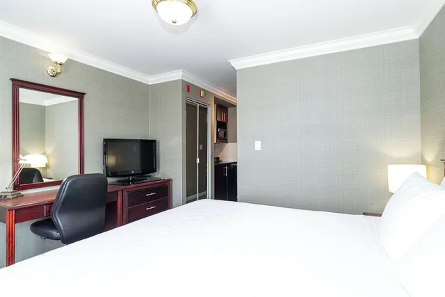 جناح بسرير كينج بمطبخ صغير، Sandman Hotel Red Deer 4/6