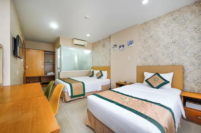 غرفة ثلاثية بسرير كوين، Camila Hotel 6/10