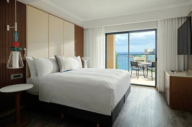 جناح جونيور بسرير كينج بإطلالة على البحر، Malta Marriott Hotel And Spa 1/4