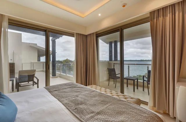 غرفة رئاسية فاخرة بإطلالة على البحر بغرفة نوم واحدة، Royalton Negril, An Autograph Collection All-Inclusive Resort 1/3