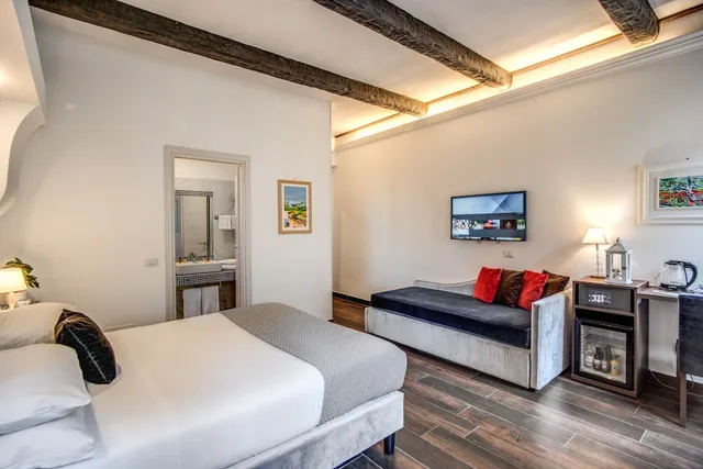 جناح جونيور بسرير مزدوج وسرير فردي مع أريكة، Tritone Top House 5/10