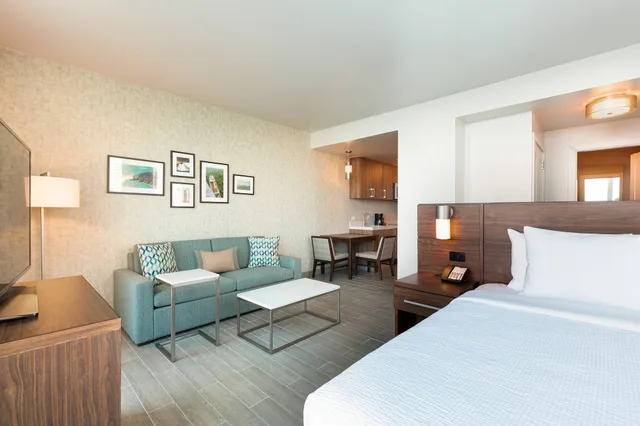 جناح بسرير كينج بغرفة نوم واحدة مع أريكة، Residence Inn by Marriott Panama City 4/10