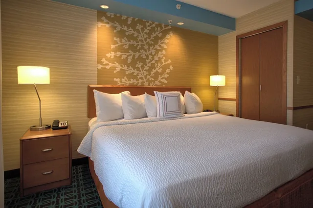 استوديو بسرير كينج مع أريكة، Fairfield Inn Suites By Marriott Edison South Plainfield 1/3