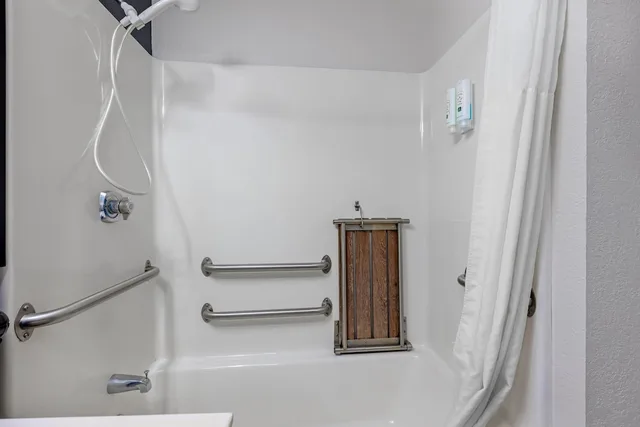 غرفة بسريرين مزدوجين لذوي الإعاقة، Quality Inn & Suites Edgefield, SC 6/6