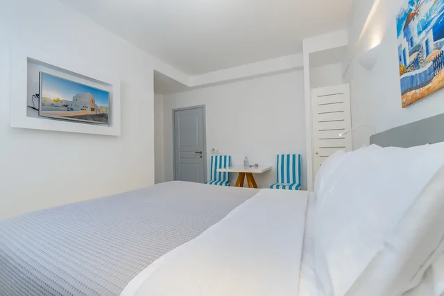غرفة ديلوكس بسرير كوين، Central Fira Hotel 6/10