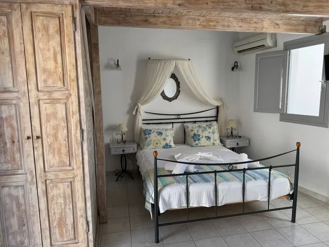 لوفت سوبيريور بسريرين كينج بإطلالة على البحر، Agnadi Villa 1/10