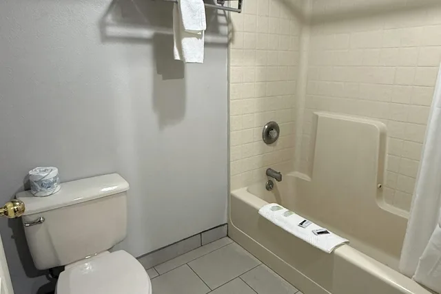 Upgrade, Queen Bed، Rodeway Inn Winnemucca NV 2/3