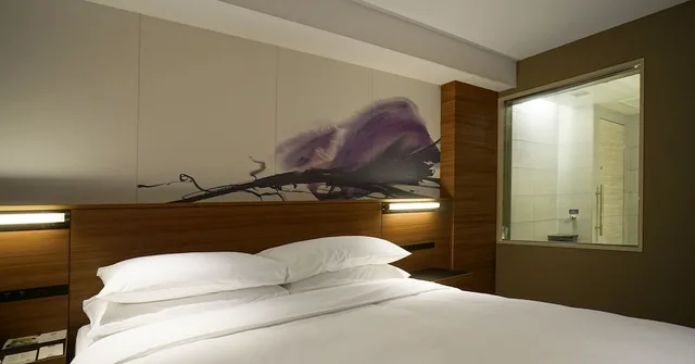 غرفة سوبيريور بسريرين منفصلين بإطلالة على المدينة، Lake Biwa Marriott Hotel 4/9
