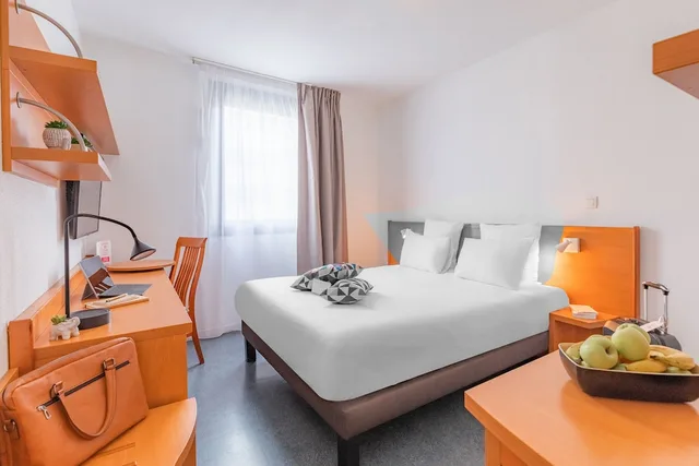 شقة بسرير مزدوج بغرفة نوم واحدة مع أريكة، Appart City Confort Lyon Gerland 4/5