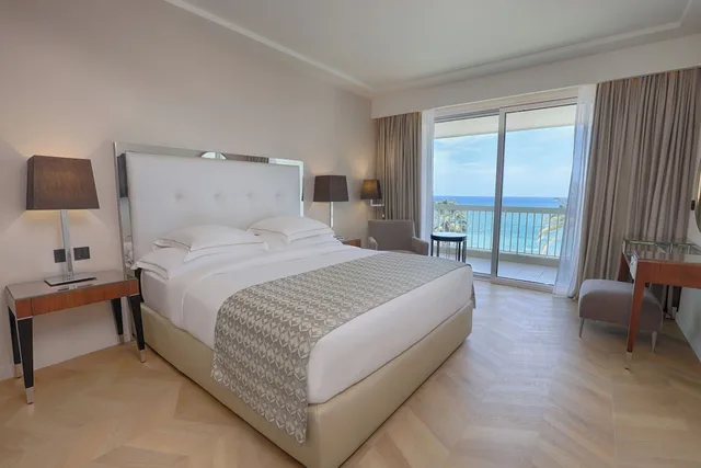 Diplomat, Suite, King Bed, Sea View، Movenpick Hotel Beirut 5/10