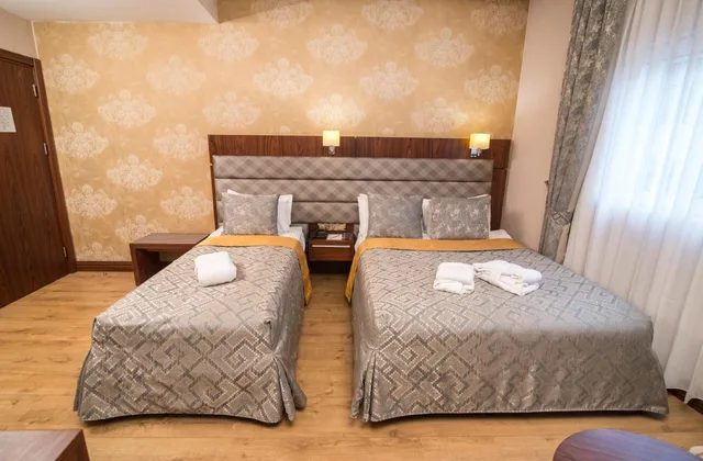 غرفة ثلاثية، Midmar Deluxe Hotel 2/9