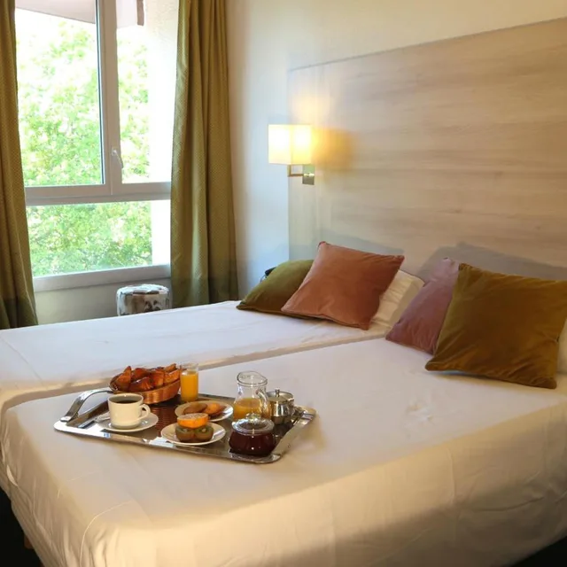 غرفة عائلية بسرير مزدوج، Hotel D'Orsay 3/6