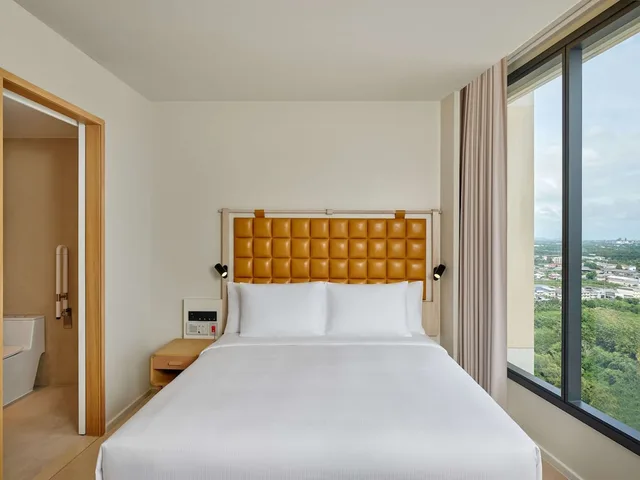 Basic, Studio, King Bed, Hilton Garden Inn Rayong 1/4