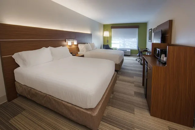 غرفة قياسية بسريرين كوين، Holiday Inn Express Gatlinburg Downtown 4/8